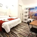 Sea Front - Welcoming Room In Mergellina